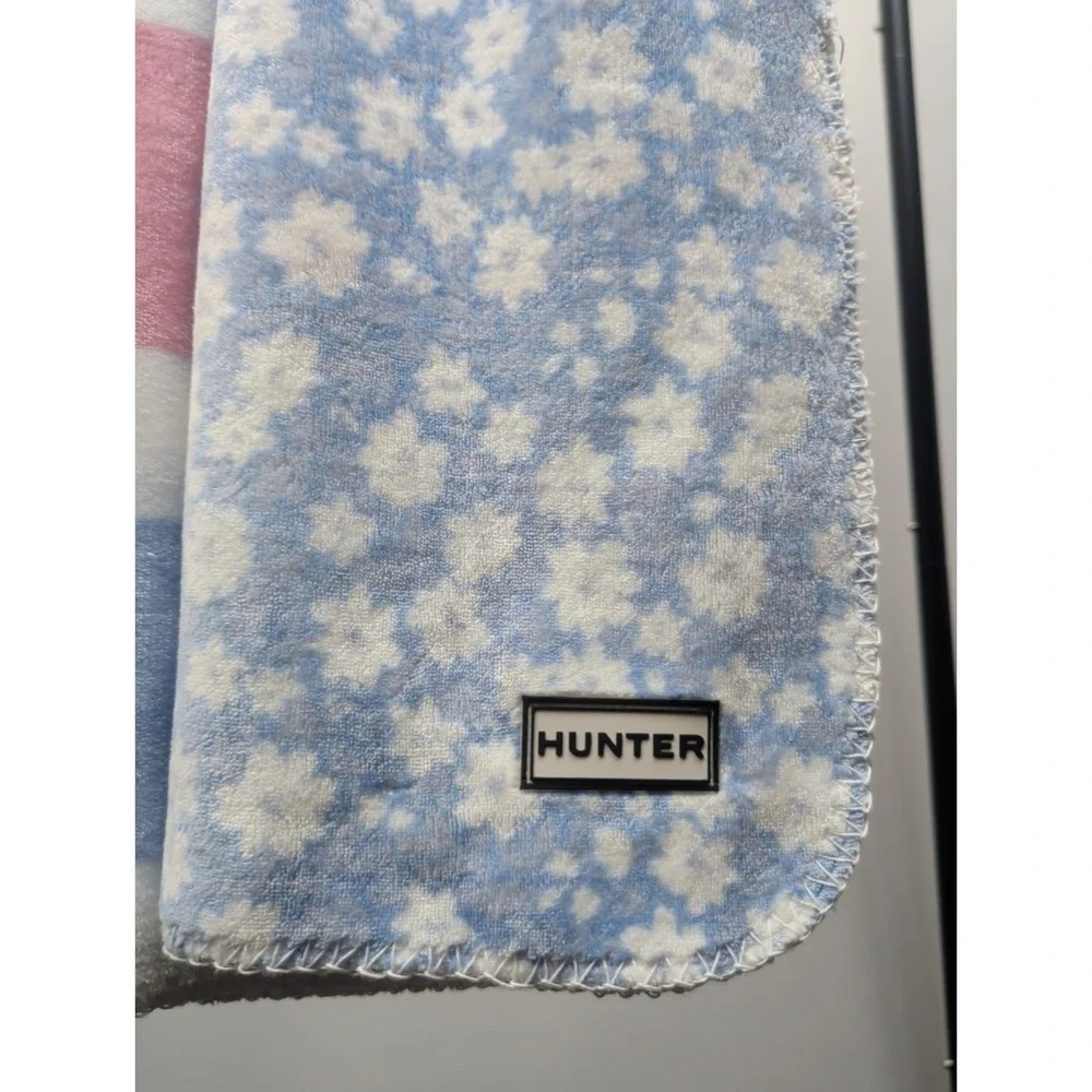 Hunter Reversible Plush Throw Blanket 50x70 Blue Floral Multi Color Stripe NWT